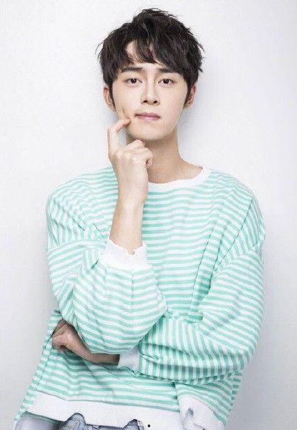 谢彬彬新女友爆料视频,女友爆料视频揭秘甜蜜瞬间”