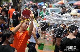 巴西泼水爆料视频大全集,揭秘泼水节视频大全集精彩瞬间